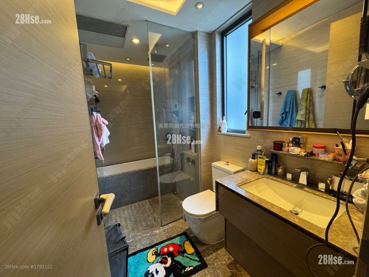 Avon Court Sell 3 Bedrooms , 2 Bathrooms 926 ft²