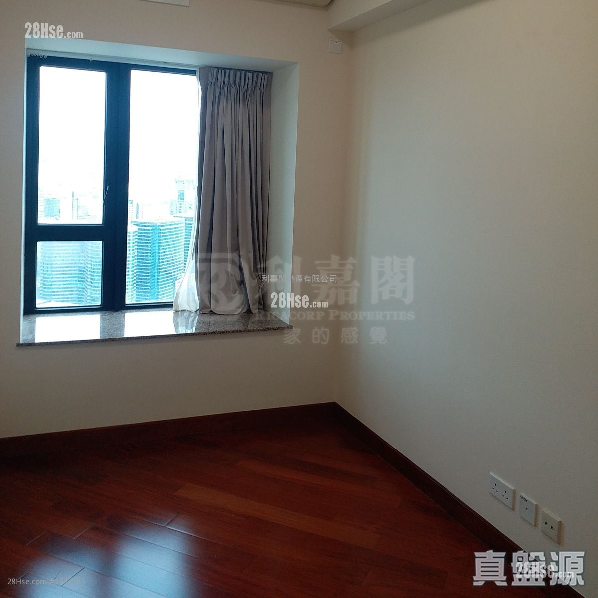 The Arch Sell 3 Bedrooms , 2 Bathrooms 1,017 ft²