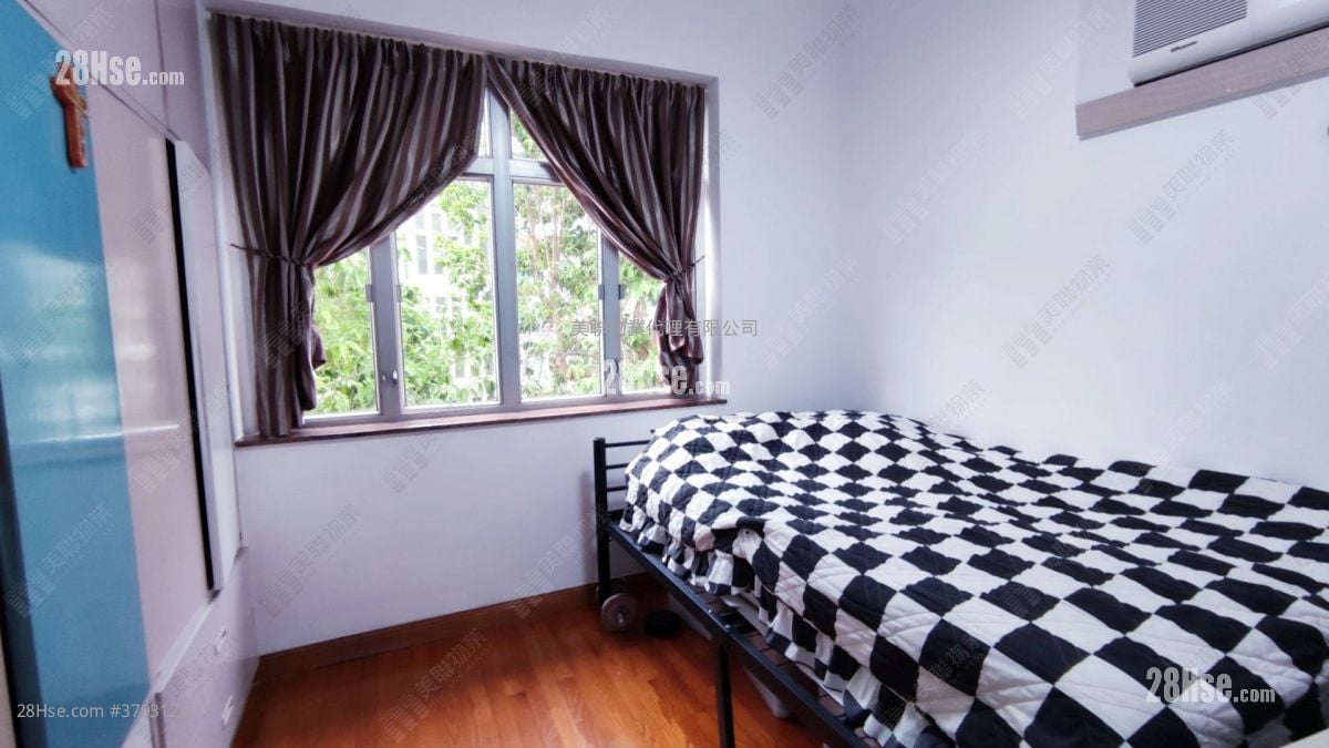 Kowloon Tong Court Sell 3 Bedrooms , 2 Bathrooms 978 ft²