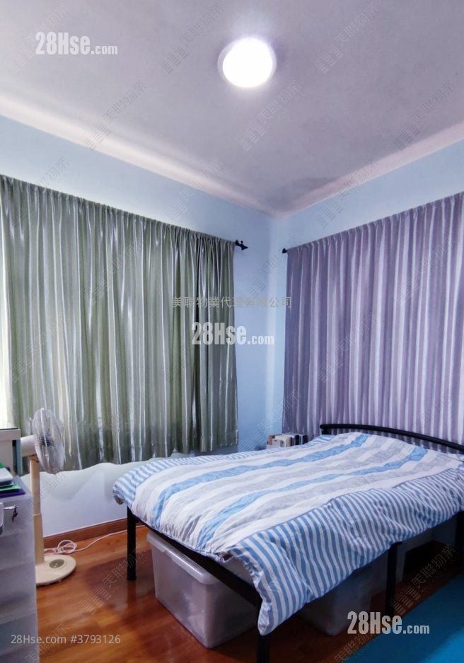 Kowloon Tong Court Sell 3 Bedrooms , 2 Bathrooms 978 ft²