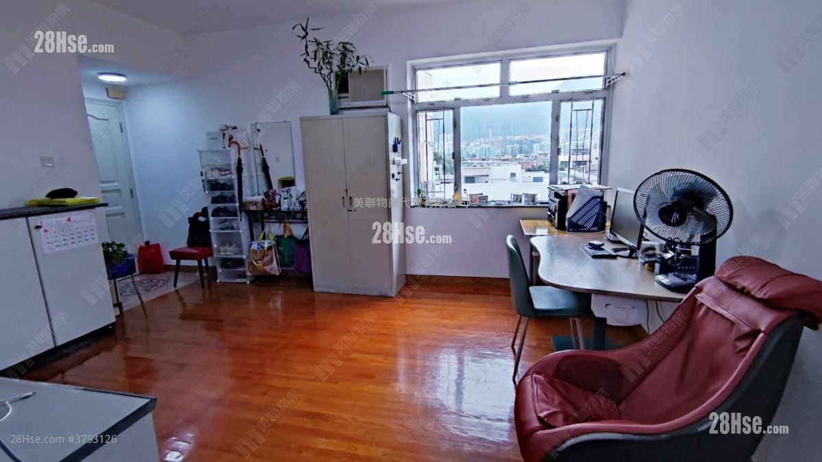 Kowloon Tong Court Sell 3 Bedrooms , 2 Bathrooms 978 ft²