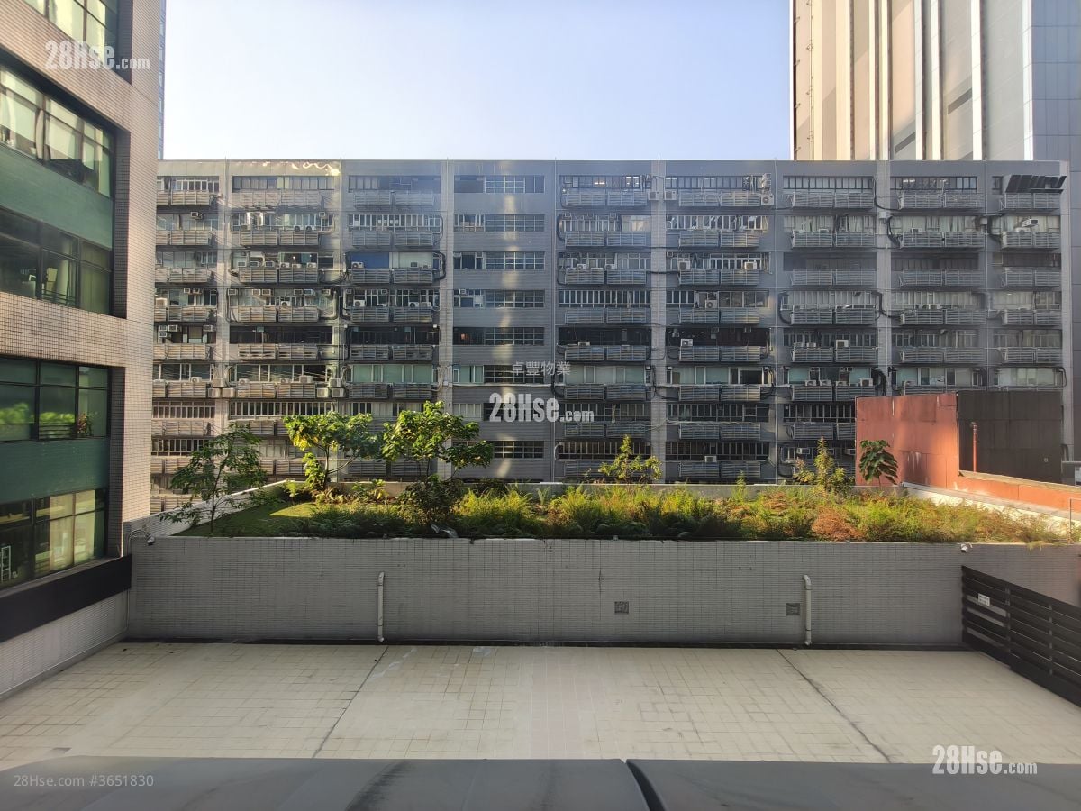 Kimberland Centre Rental 3 Bedrooms , 1 Toilet 497 ft²