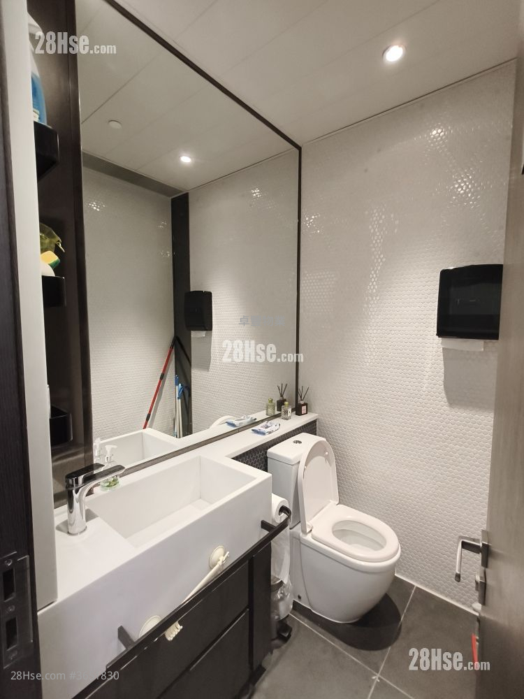 Kimberland Centre Rental 3 Bedrooms , 1 Toilet 497 ft²