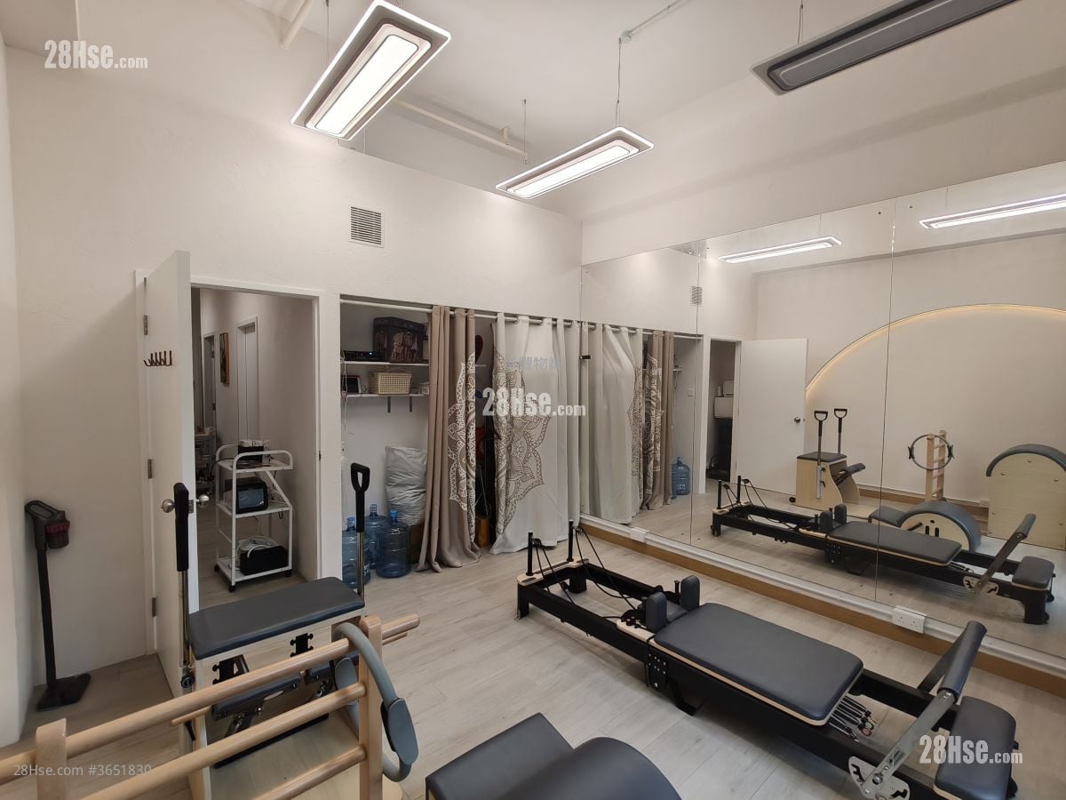 Kimberland Centre Rental 3 Bedrooms , 1 Toilet 497 ft²