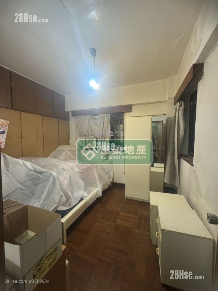 Lung Shing Building Sell 3 Bedrooms , 2 Bathrooms 741 ft²