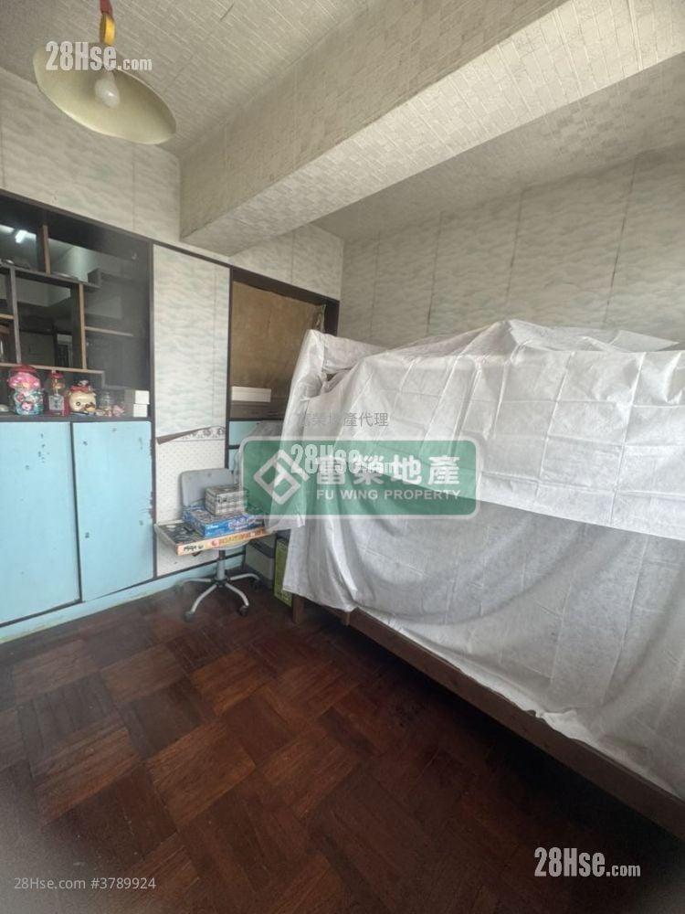 Lung Shing Building Sell 3 Bedrooms , 2 Bathrooms 741 ft²