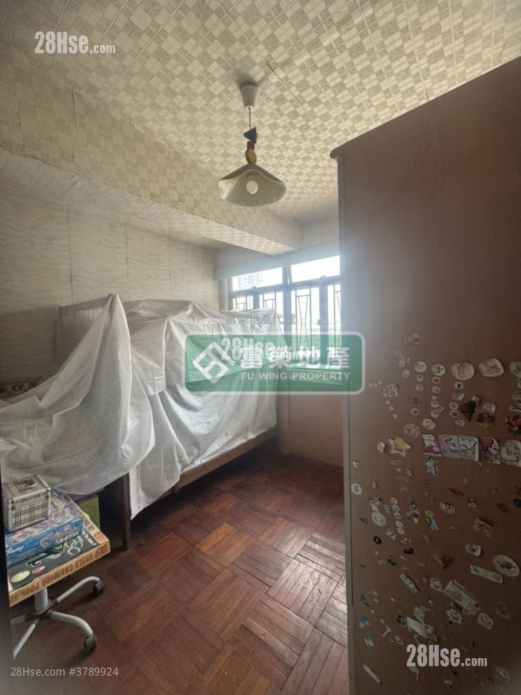 Lung Shing Building Sell 3 Bedrooms , 2 Bathrooms 741 ft²