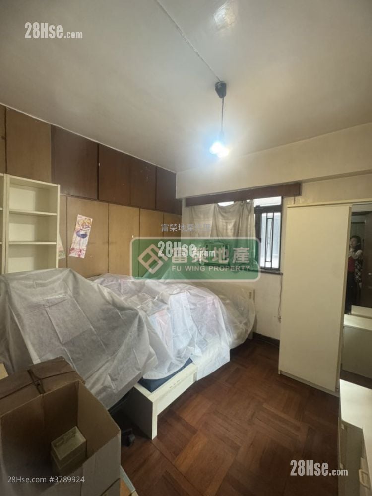 Lung Shing Building Sell 3 Bedrooms , 2 Bathrooms 741 ft²