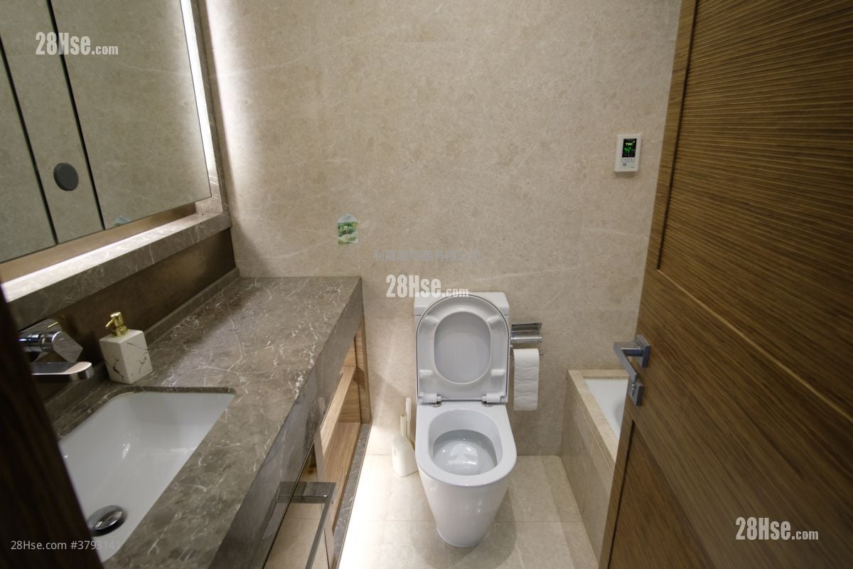 Marina South Sell 4 Bedrooms , 2 Bathrooms 1,787 ft²