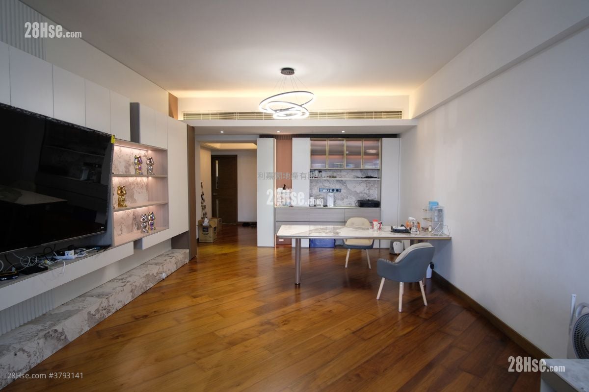 Marina South Sell 4 Bedrooms , 2 Bathrooms 1,787 ft²