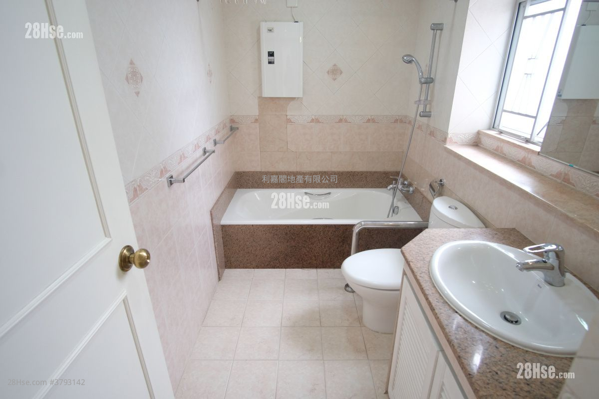 Serene Court Sell 4 Bedrooms 1,917 ft²