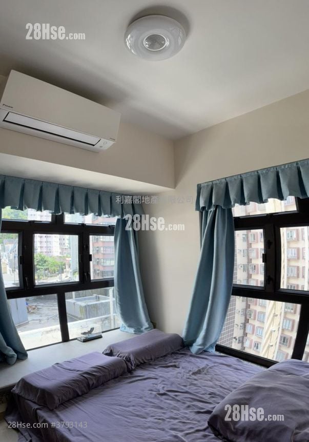 Wai Wah Court Sell 2 Bedrooms , 1 Bathroom 344 ft²