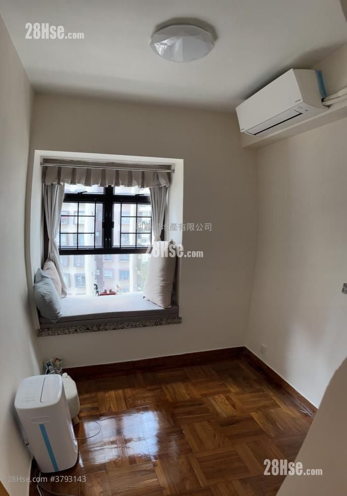 Wai Wah Court Sell 2 Bedrooms , 1 Bathroom 344 ft²