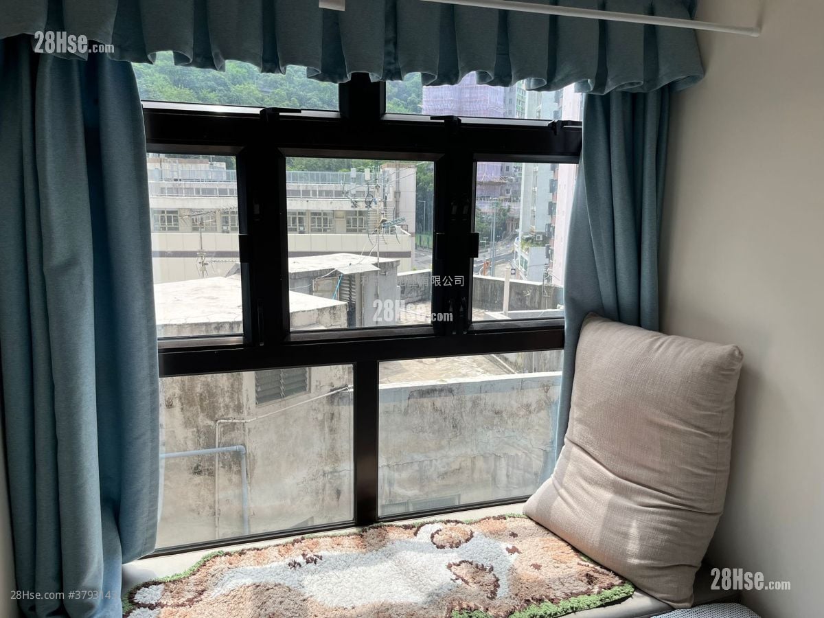 Wai Wah Court Sell 2 Bedrooms , 1 Bathroom 344 ft²