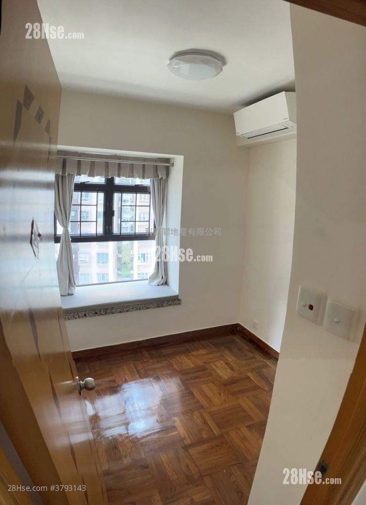 Wai Wah Court Sell 2 Bedrooms , 1 Bathroom 344 ft²