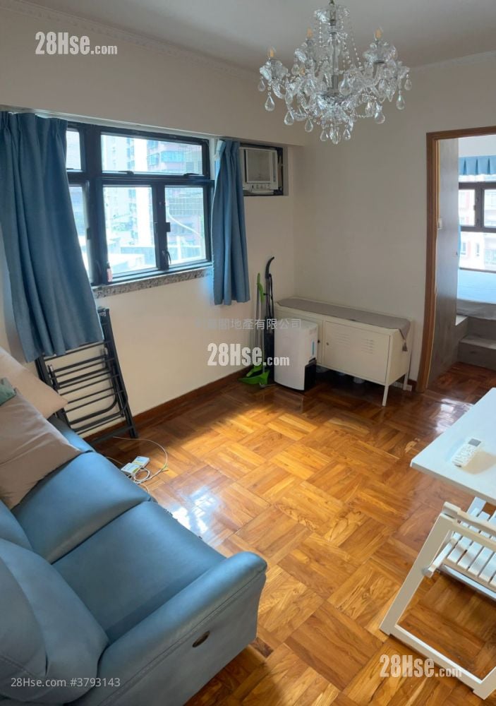 Wai Wah Court Sell 2 Bedrooms , 1 Bathroom 344 ft²