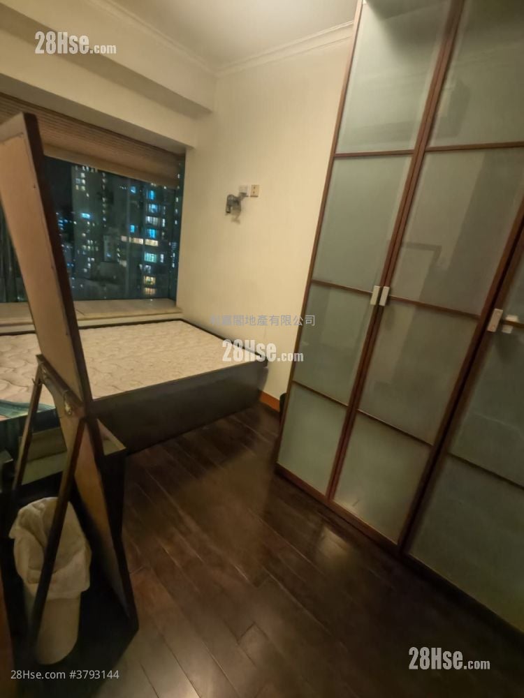 University Heights Sell 2 Bedrooms , 1 Bathroom 464 ft²