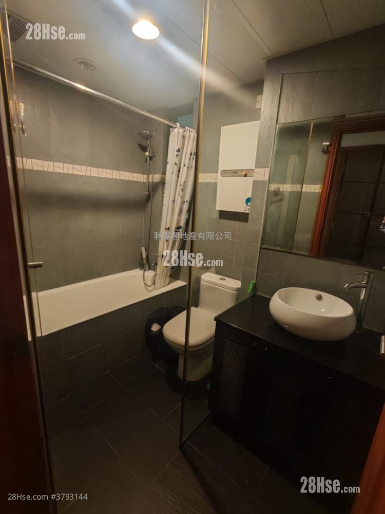 University Heights Sell 2 Bedrooms , 1 Bathroom 464 ft²