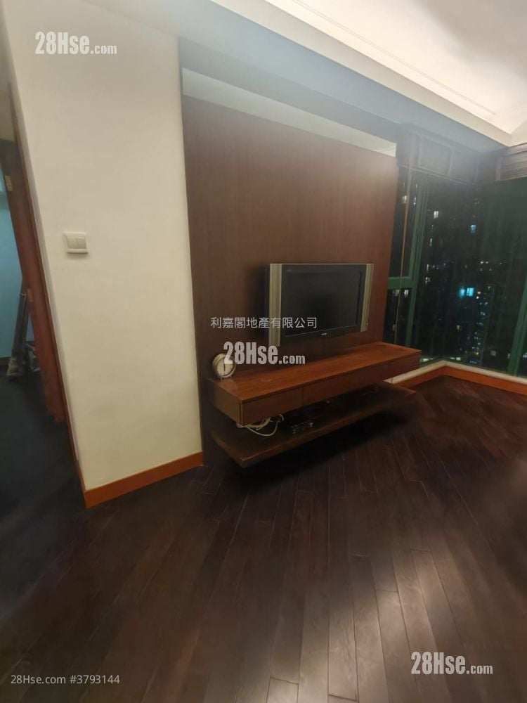 University Heights Sell 2 Bedrooms , 1 Bathroom 464 ft²