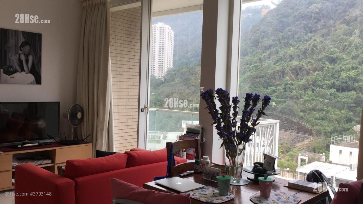 Conduit 18 Sell 3 Bedrooms , 2 Bathrooms 920 ft²