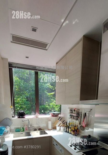 Mantin Heights Rental 3 Bedrooms , 2 Bathrooms 818 ft²