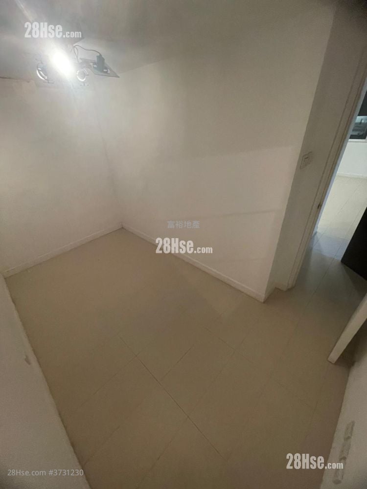 皇后大道中219号 售盘 2 房 , 1 浴室 429 平方尺