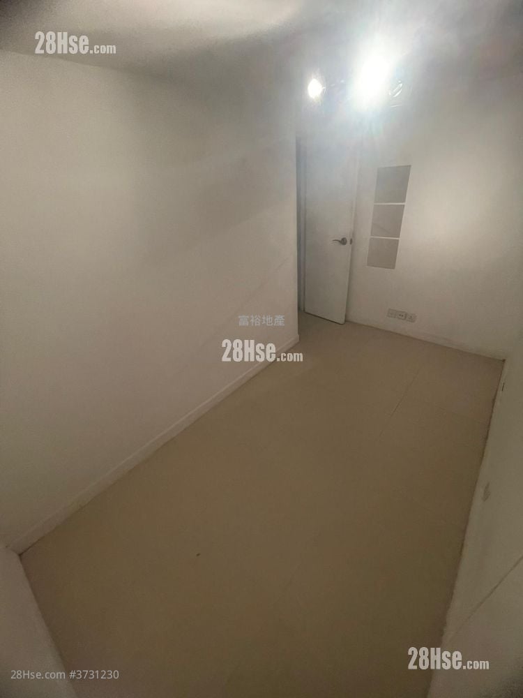 皇后大道中219号 售盘 2 房 , 1 浴室 429 平方尺