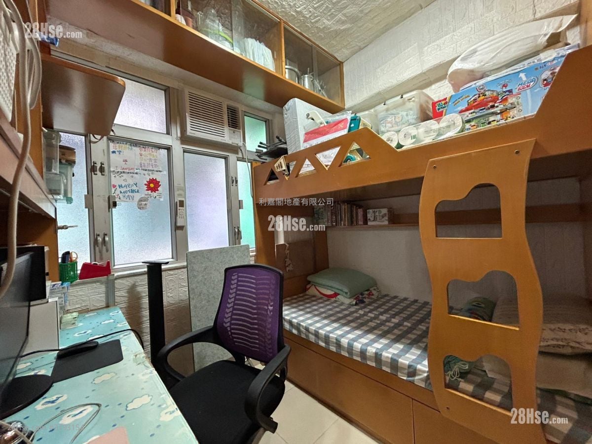 Wilmer Building Sell 2 Bedrooms , 1 Bathroom 329 ft²