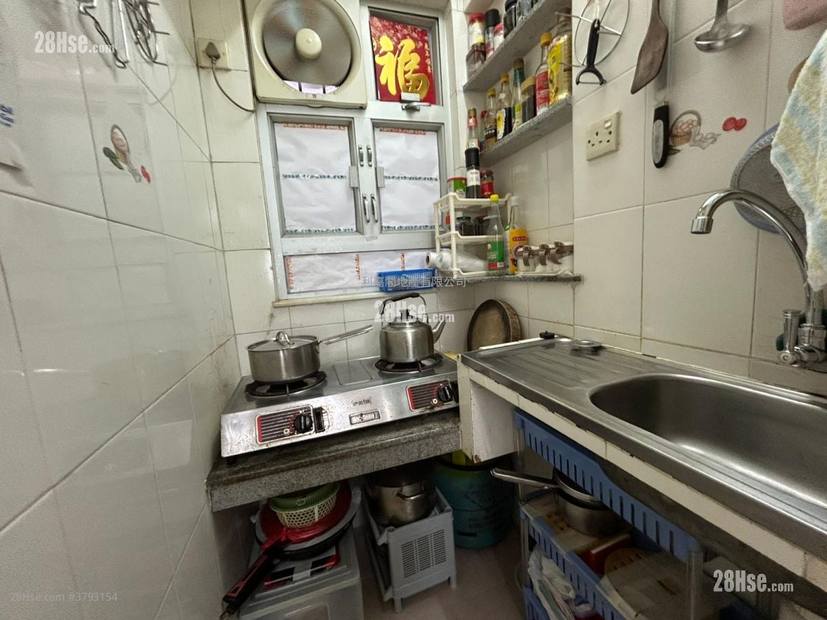 Wilmer Building Sell 2 Bedrooms , 1 Bathroom 329 ft²