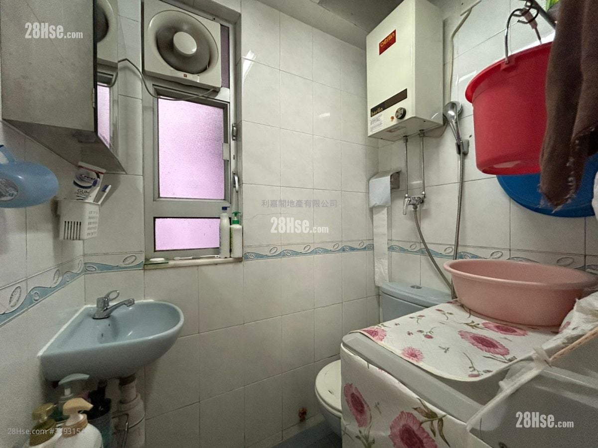 Wilmer Building Sell 2 Bedrooms , 1 Bathroom 329 ft²