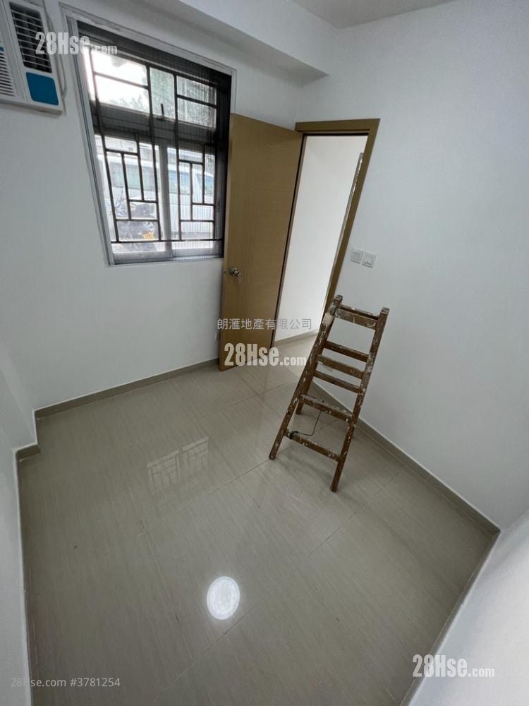 Chun Hing San Tsuen Sell 2 Bedrooms , 1 Bathroom 350 ft²