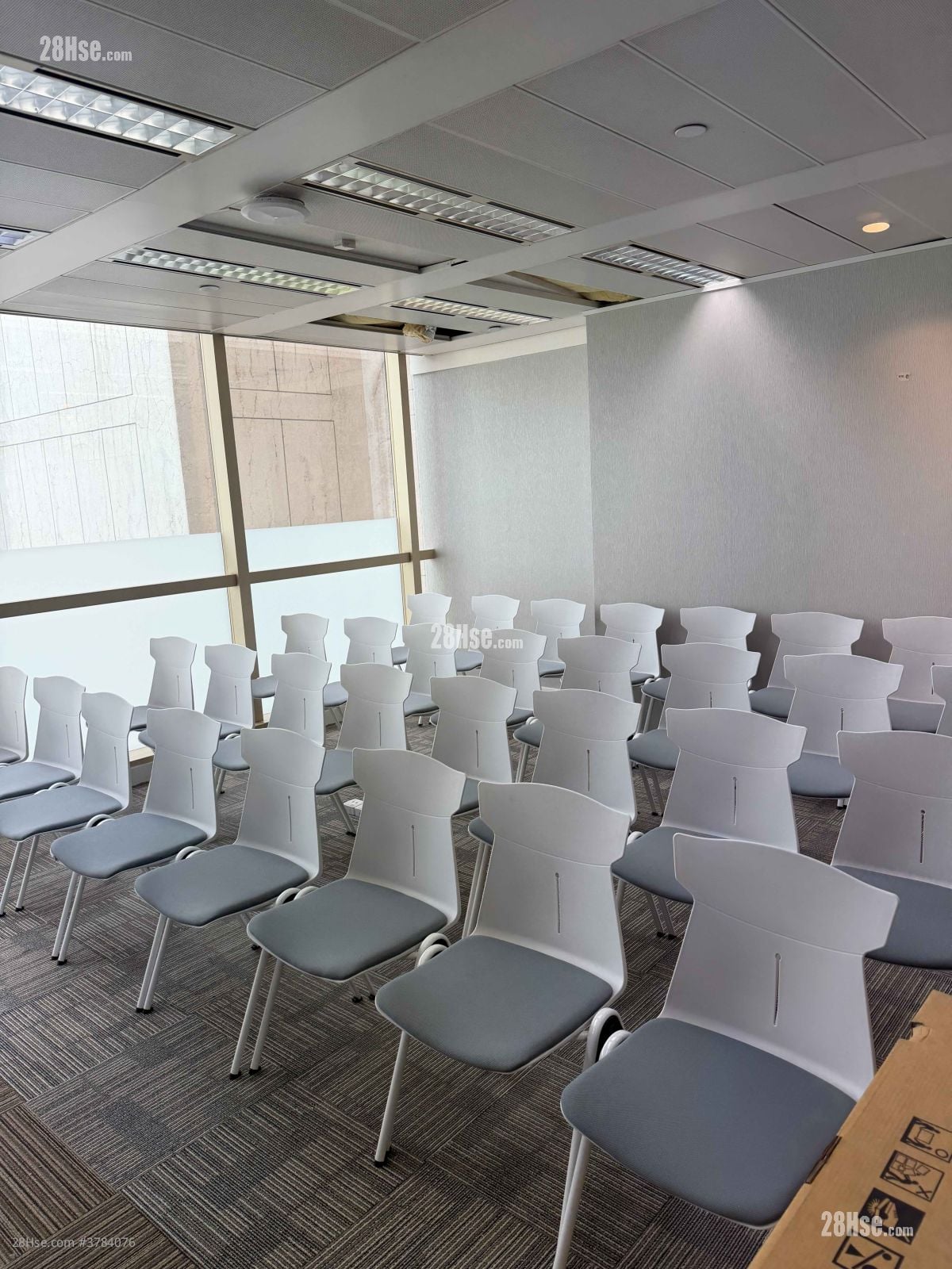 Hip Shing Hong Centre Rental 5+ Bedrooms , 2 Toilets 1,890 ft²