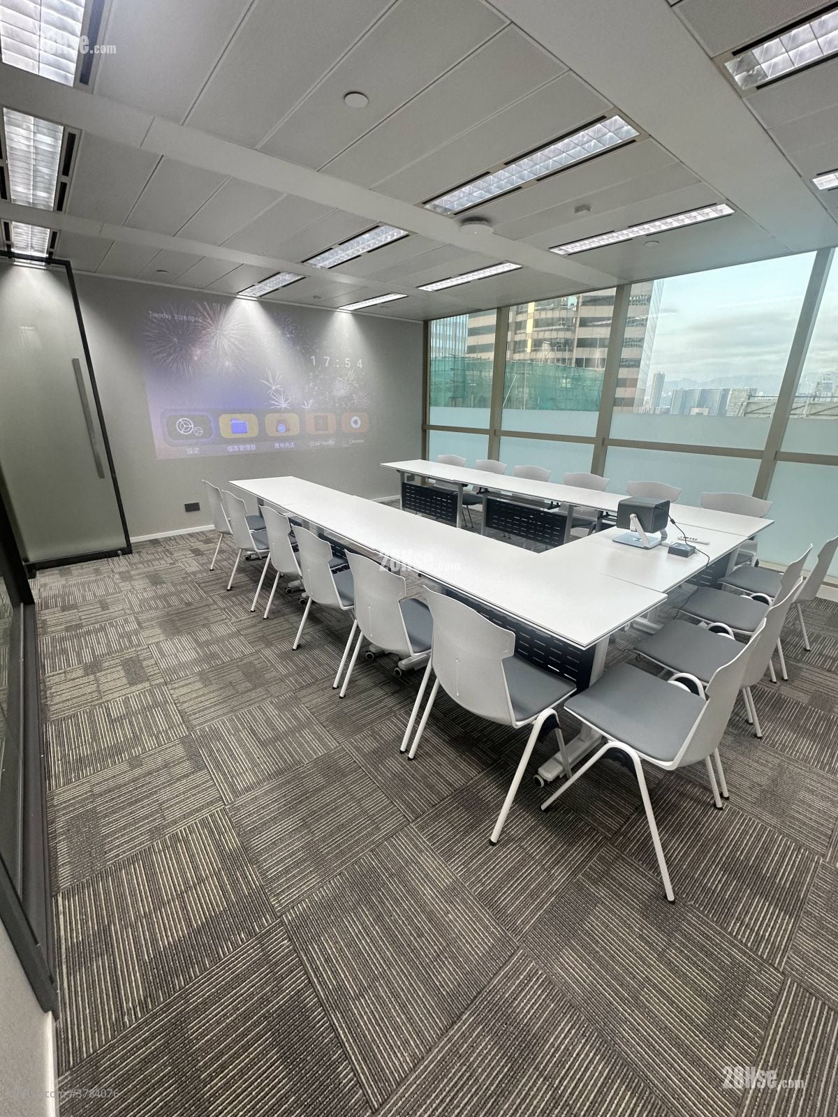 Hip Shing Hong Centre Rental 5+ Bedrooms , 2 Toilets 1,890 ft²