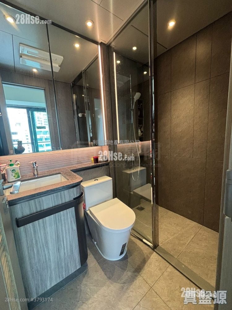 Yoho West Sell 3 Bedrooms 650 ft²