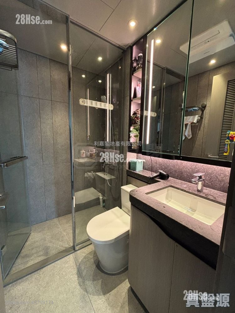 Yoho West Sell 3 Bedrooms 650 ft²