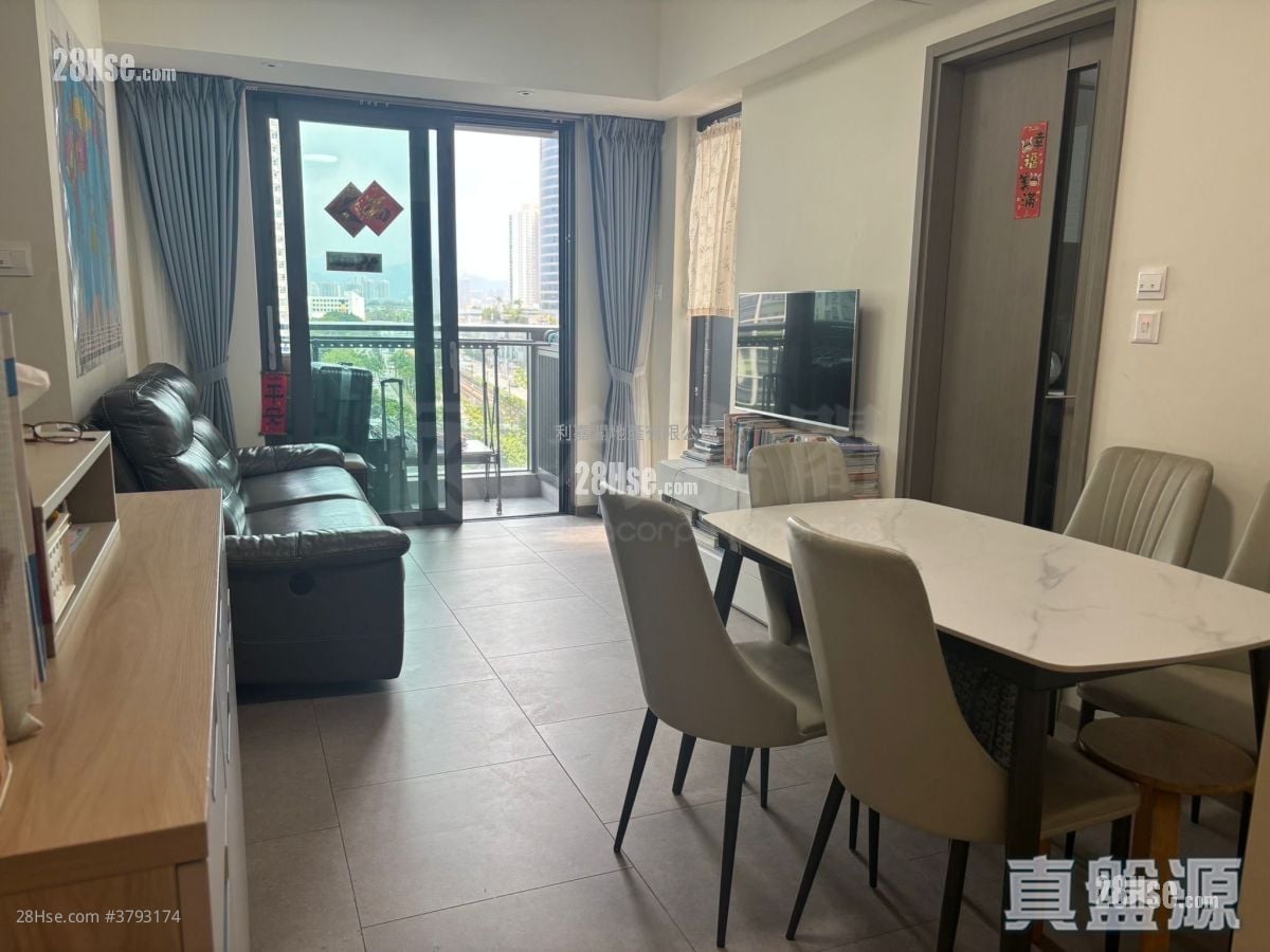 Yoho West Sell 3 Bedrooms 650 ft²