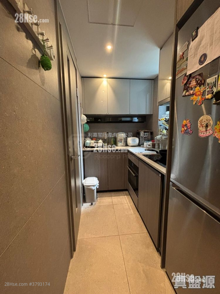 Yoho West Sell 3 Bedrooms 650 ft²