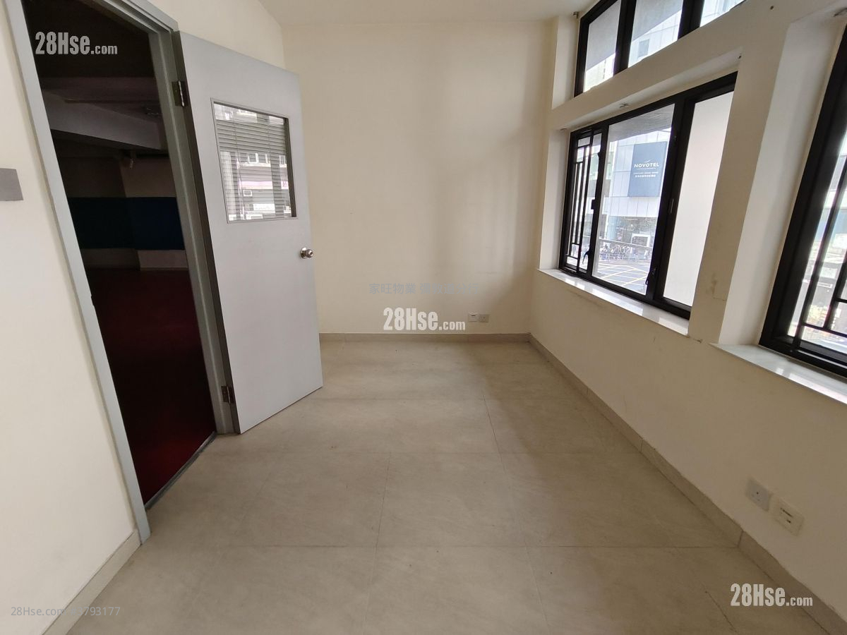 Ping Lam Commercial Building Rental 2 Toilets