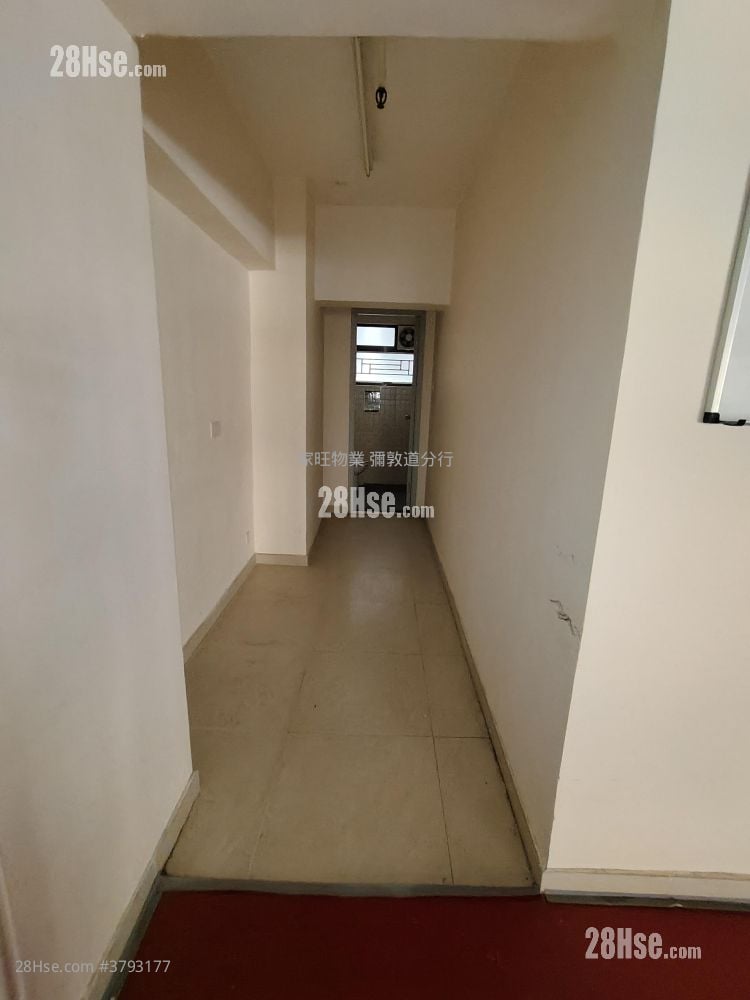 Ping Lam Commercial Building Rental 2 Toilets