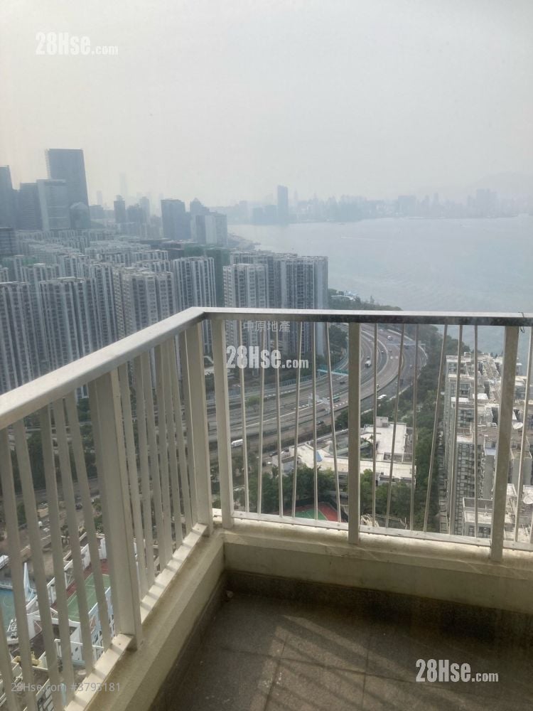 Grand Promenade Rental 2 Bedrooms 467 ft²