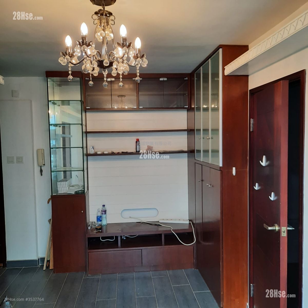 晓翠苑 租盘 401 平方尺