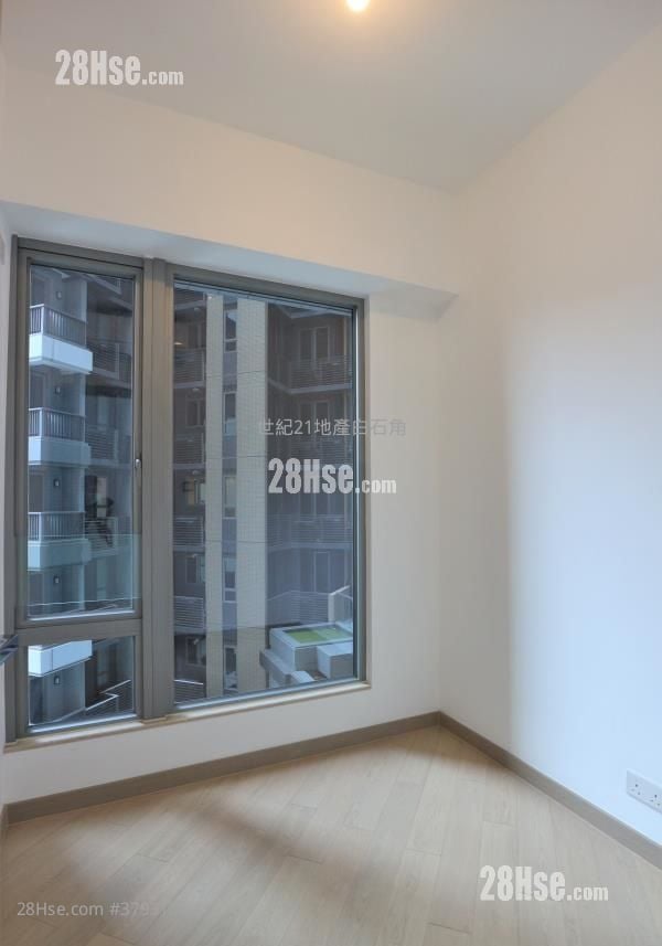 St Martin Sell 3 Bedrooms 628 ft²