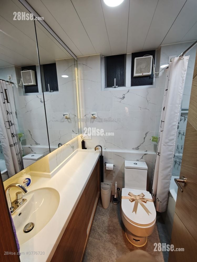 Taikoo Shing Sell 3 Bedrooms , 2 Bathrooms 748 ft²