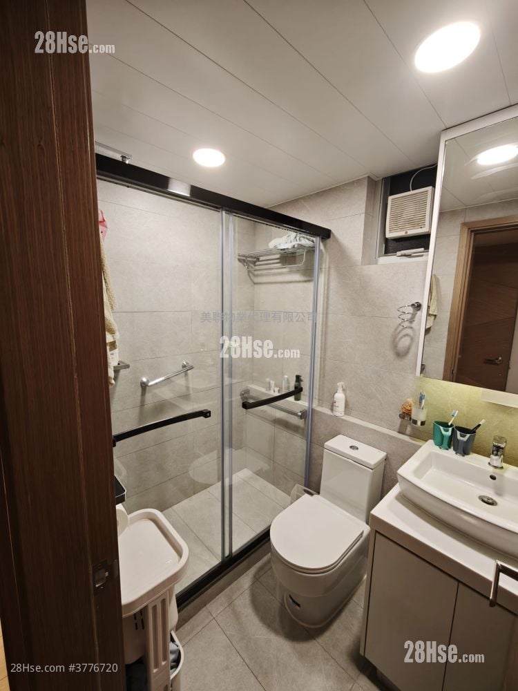 Taikoo Shing Sell 3 Bedrooms , 2 Bathrooms 748 ft²