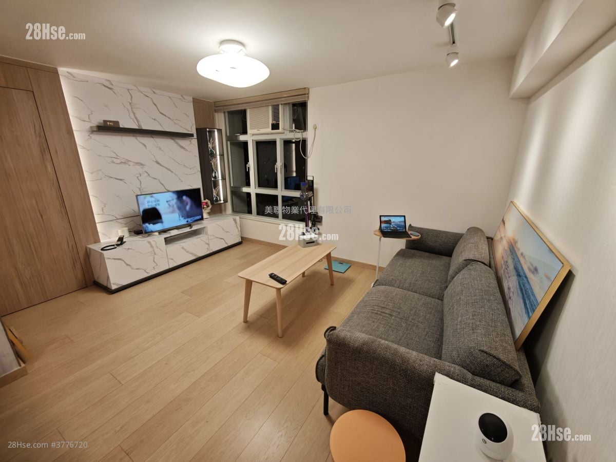 Taikoo Shing Sell 3 Bedrooms , 2 Bathrooms 748 ft²