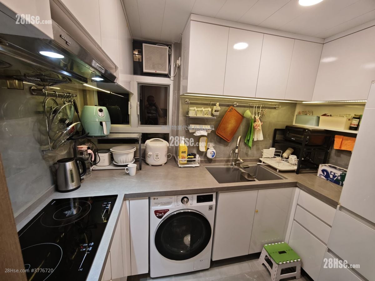 Taikoo Shing Sell 3 Bedrooms , 2 Bathrooms 748 ft²