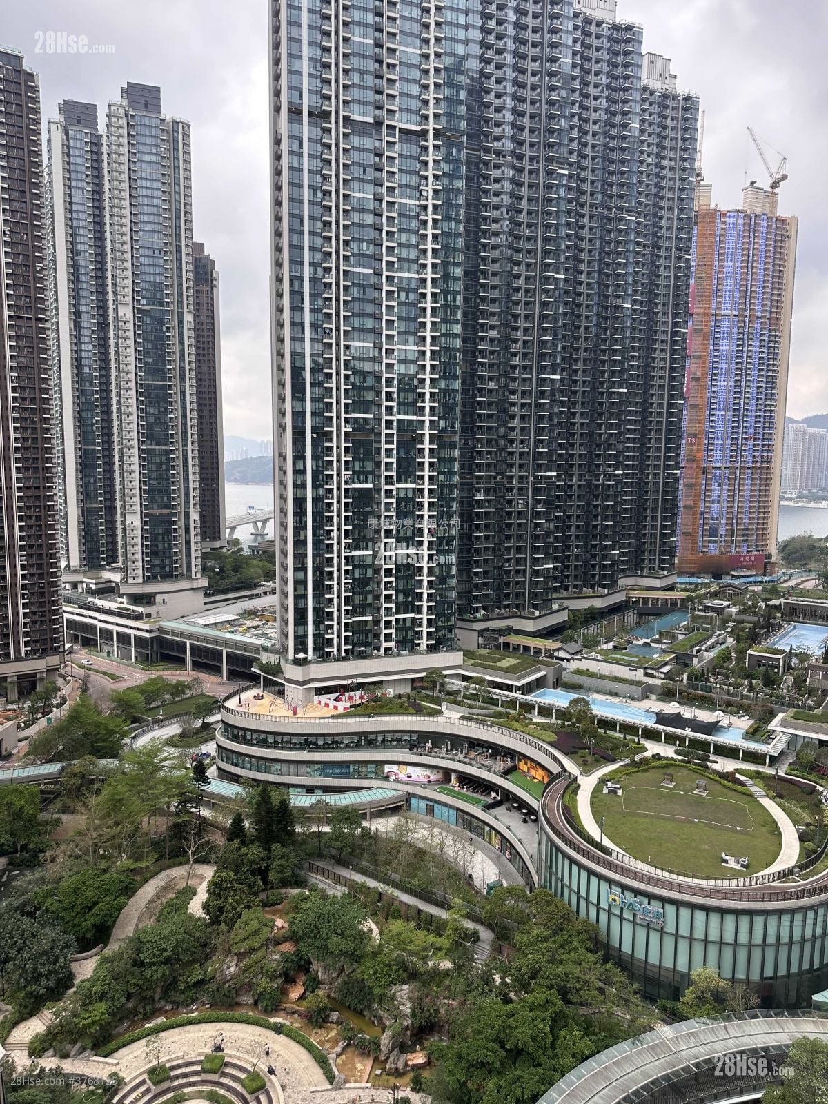 领峰 租盘 4 房 , 2 浴室 984 平方尺