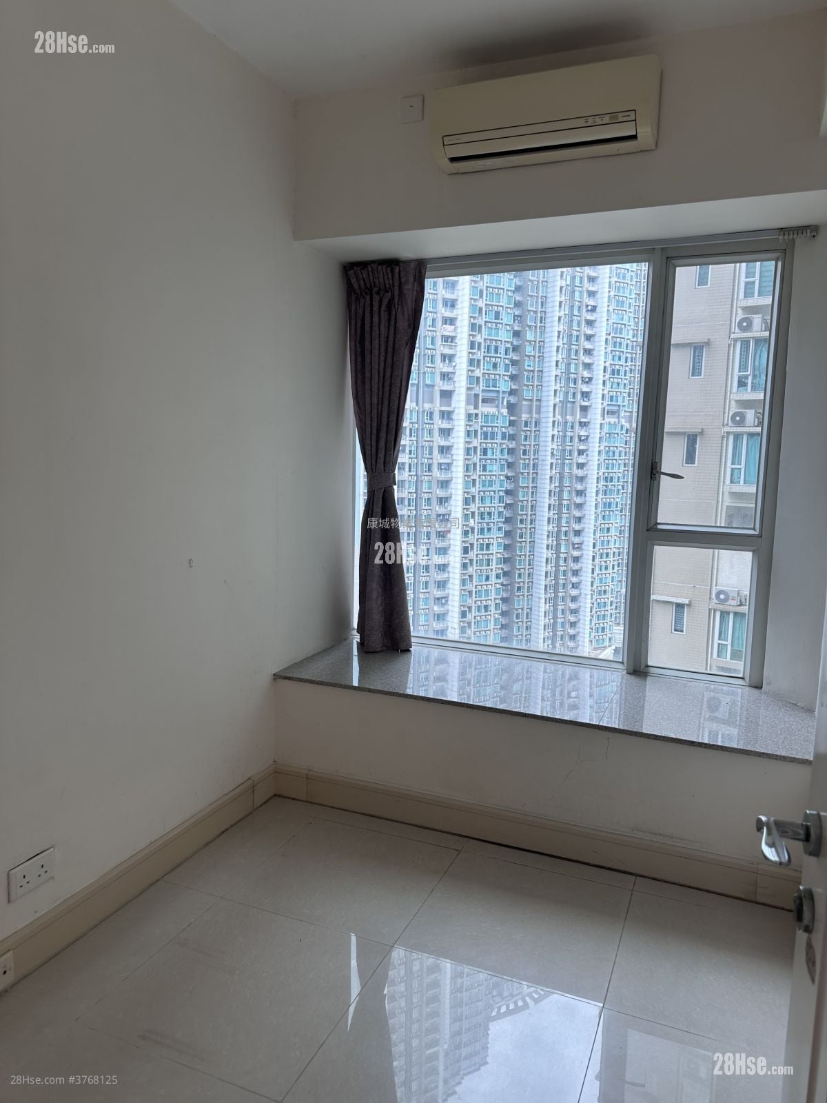 领峰 租盘 4 房 , 2 浴室 984 平方尺