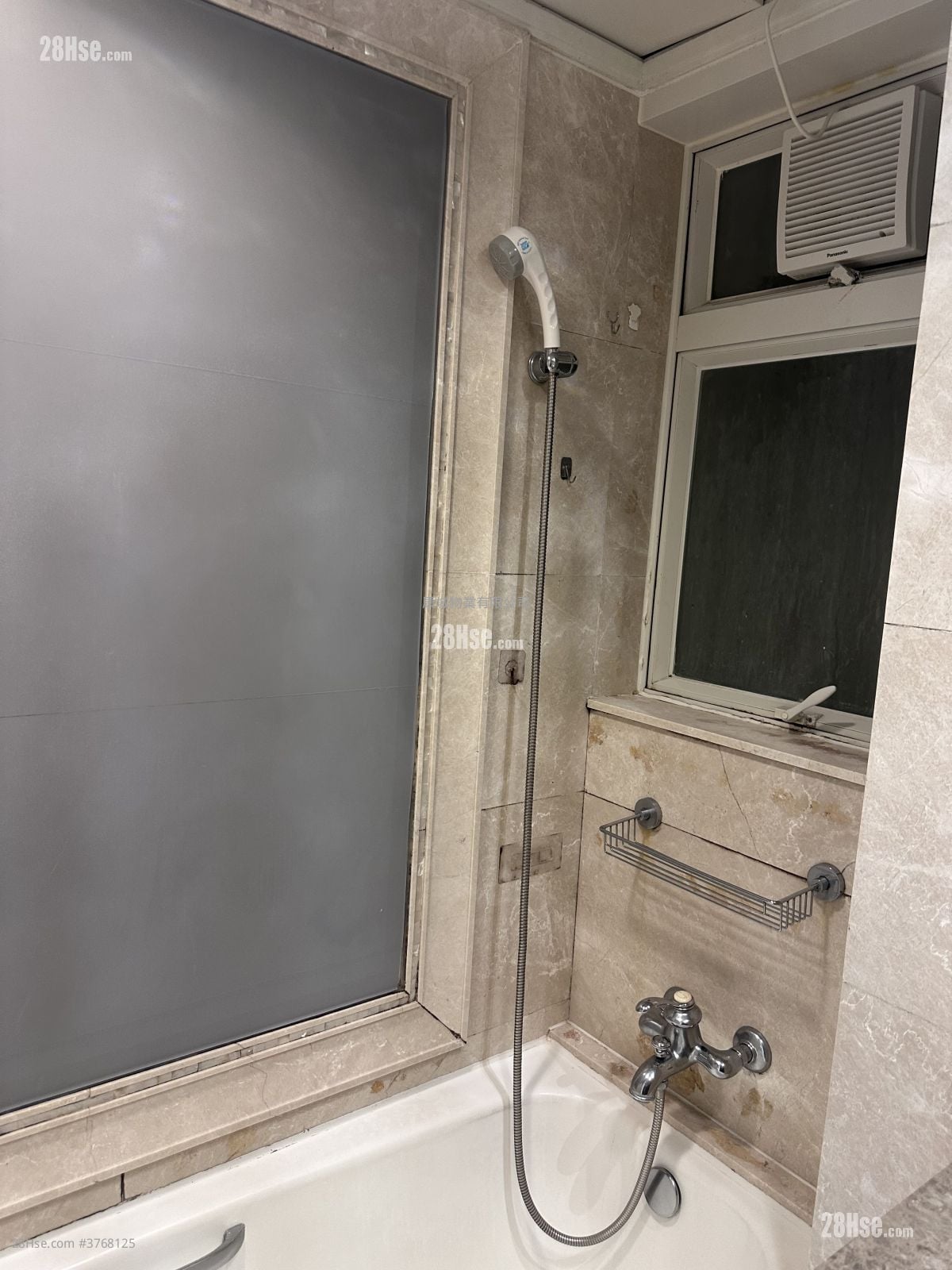 领峰 租盘 4 房 , 2 浴室 984 平方尺