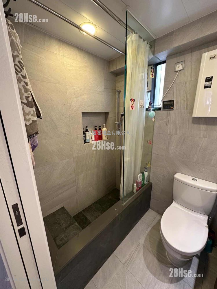 Kornhill Sell 3 Bedrooms , 1 Bathroom 664 ft²